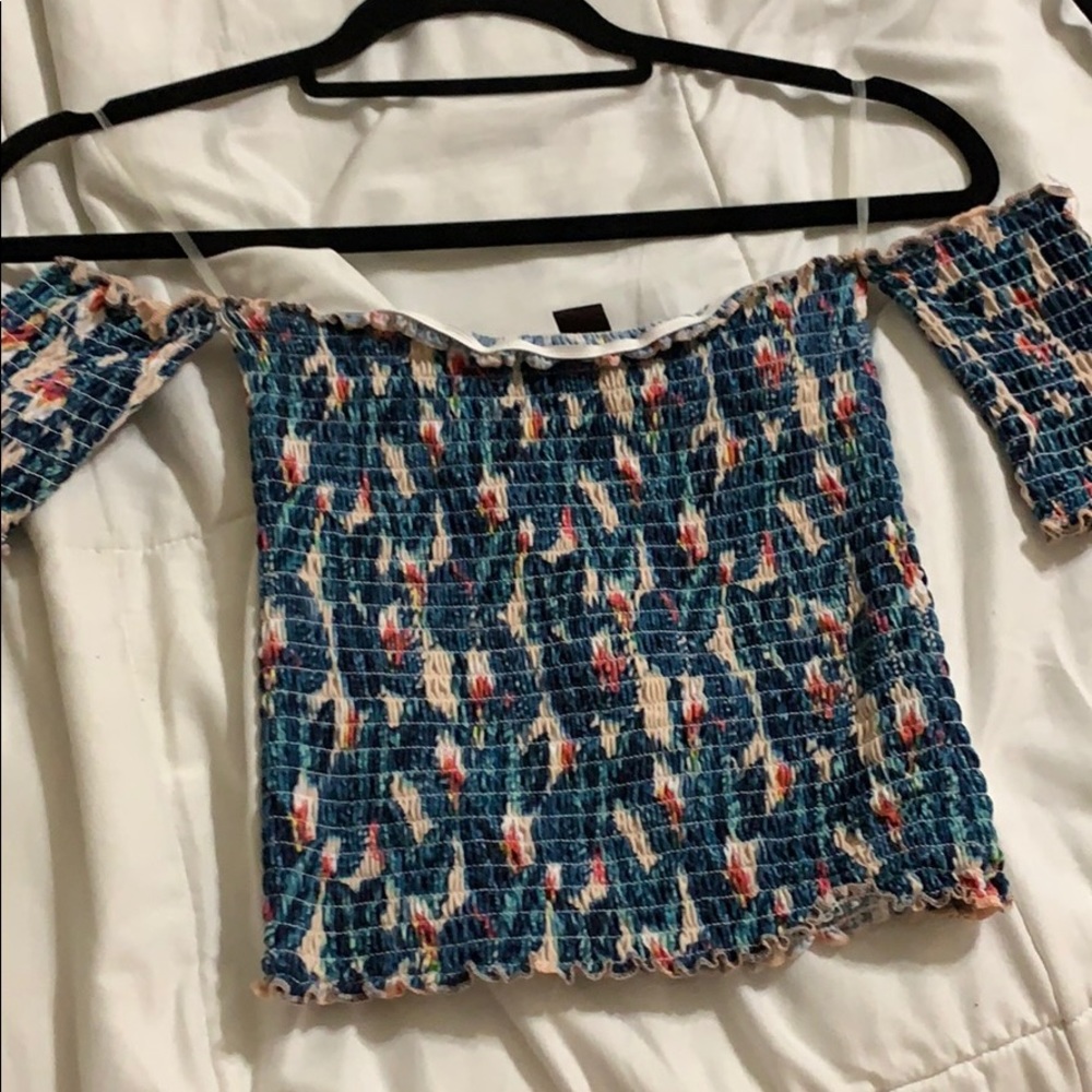 Shoulder top
